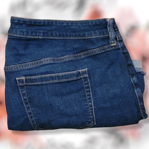 Torrid Stretch 5 Button Fly Jean Shorts size 20 - Picture 4 of 7